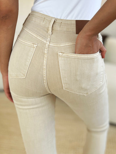 These jeans are designed to give you an effortlessly slim and flattering look. With their high-rise waist and tummy control panel, they provide the perfect amount of support and comfort.