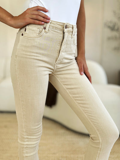 These jeans are designed to give you an effortlessly slim and flattering look. With their high-rise waist and tummy control panel, they provide the perfect amount of support and comfort.