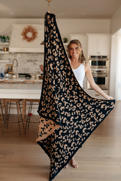 The Ari Blanket by Cuddle Culture is as luxurious as it looks - plush and comfy as a cloud.