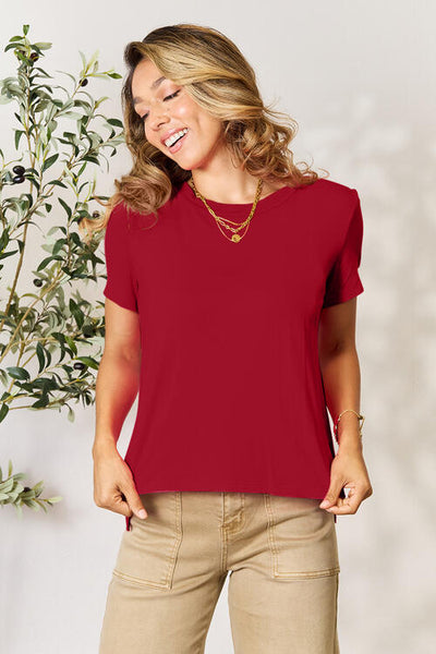 The Dapper Basic Round Neck Short Sleeve T-Shirt is a smart choice for everyday style. Made from 100% pure cotton it ensures a comfortable fit with its soft fabric