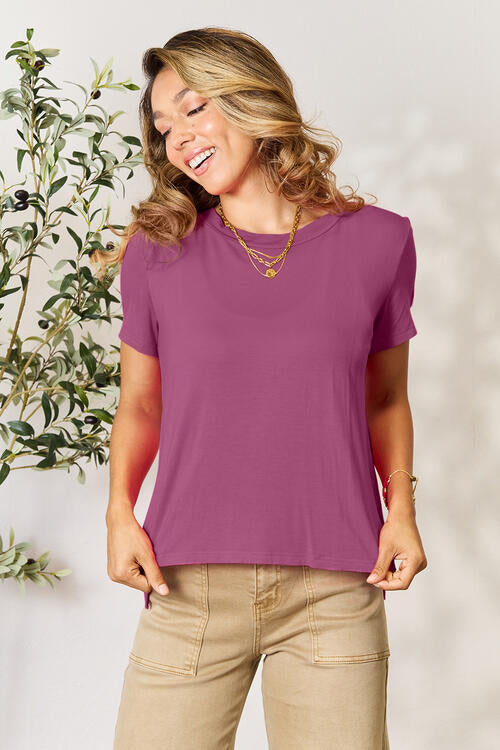 The Sapphire Basic Round Neck Short Sleeve T-Shirt offers a relaxed fit with its lightweight cotton construction