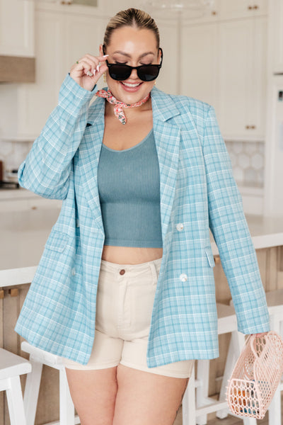 This Fetch My Brief Case Plaid Blazer is your new girl boss uniform. With sturdy shoulder pads and a relaxed fit, it'll have you looking and feeling classy