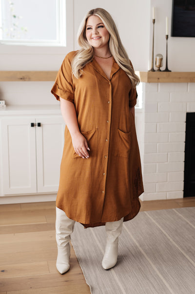 This Sure to Be Great Shirt Dress is the epitome of chic! Its linen blend and collared neckline create a timeless look, while the twisted cutout back waist detail adds a modern twist