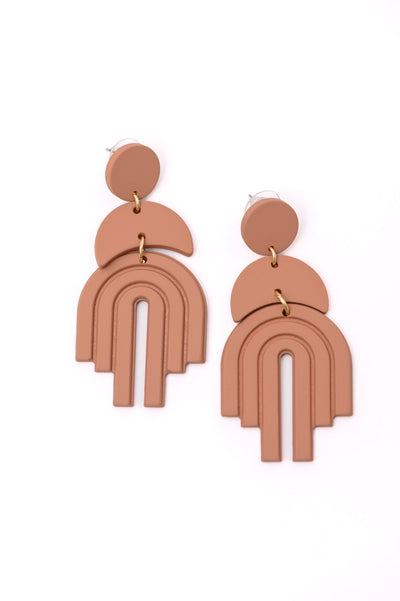 This Promise Earrings in Brown, symbolic of a rainbow and new beginnings, the bold yet classic accessory you’ve been waiting for. Handmade with durable plastic