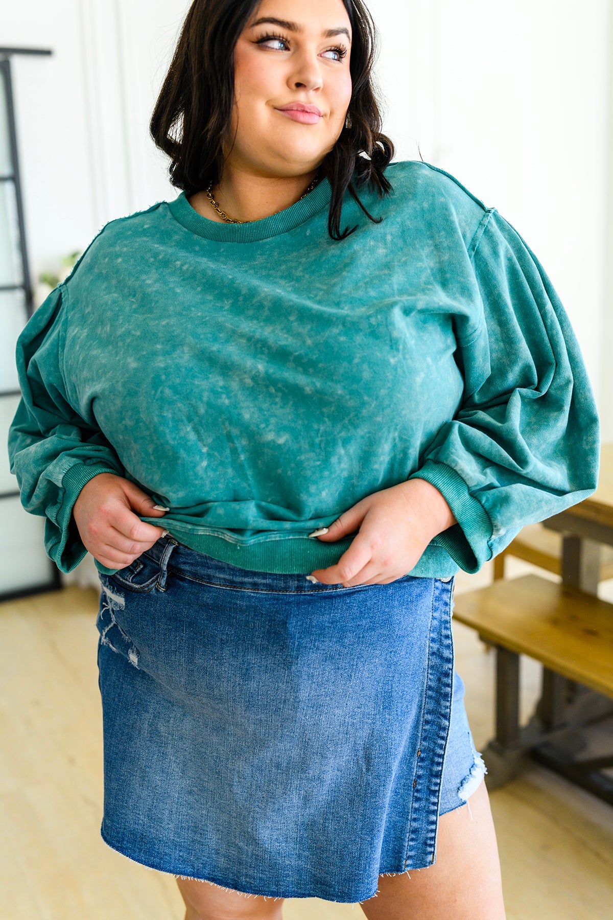 Business in the front, party in the back! The Tied Up In Cuteness Mineral Wash Sweater In Teal features a mineral wash french terry fabric that shapes a crew neckline with pleated balloon sleeves and slightly cropped fit